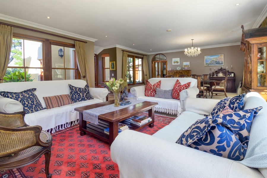 7 Bedroom Property for Sale in Zwaanswyk Western Cape